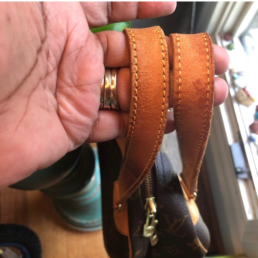 Authentic Louis Vuitton Excursion - image 5